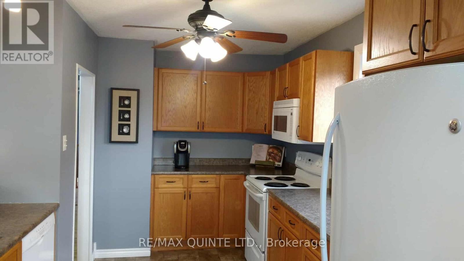 123 Humewood Drive, Belleville, Ontario K8N 4E5 - Photo 9 - X12553032