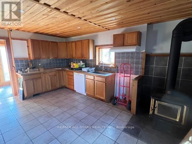 211 Burnt River Road, Kawartha Lakes, Ontario K0M 1C0 - Photo 7 - X12553102