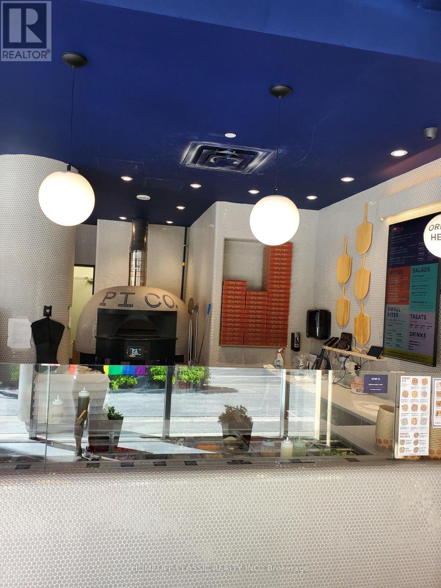 160 Bloor Street E, Toronto, Ontario  M4W 0A2 - Photo 2 - C12477346