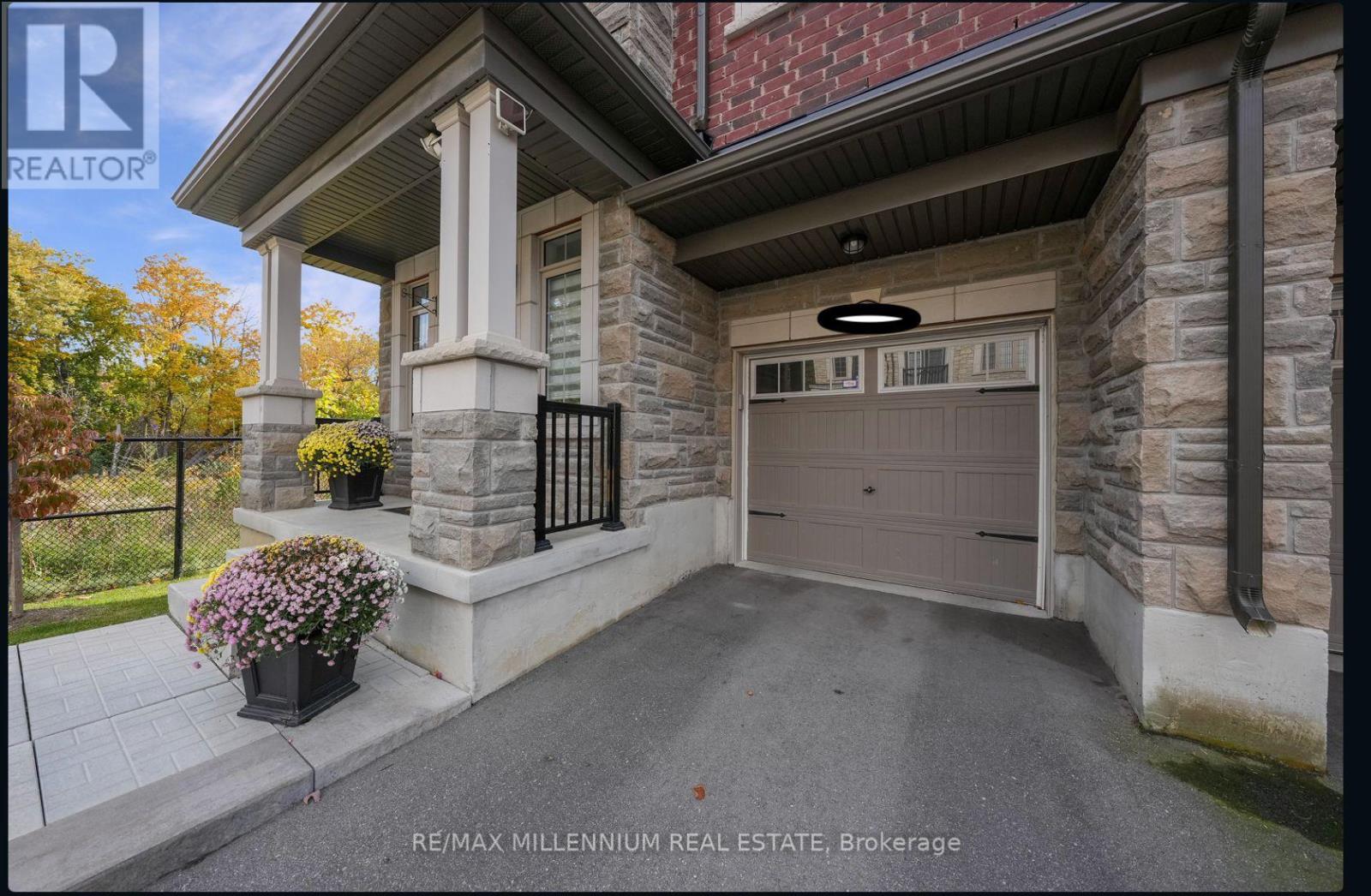 1 Ingleside Street, Vaughan, Ontario  L4L 0H9 - Photo 4 - N12552776