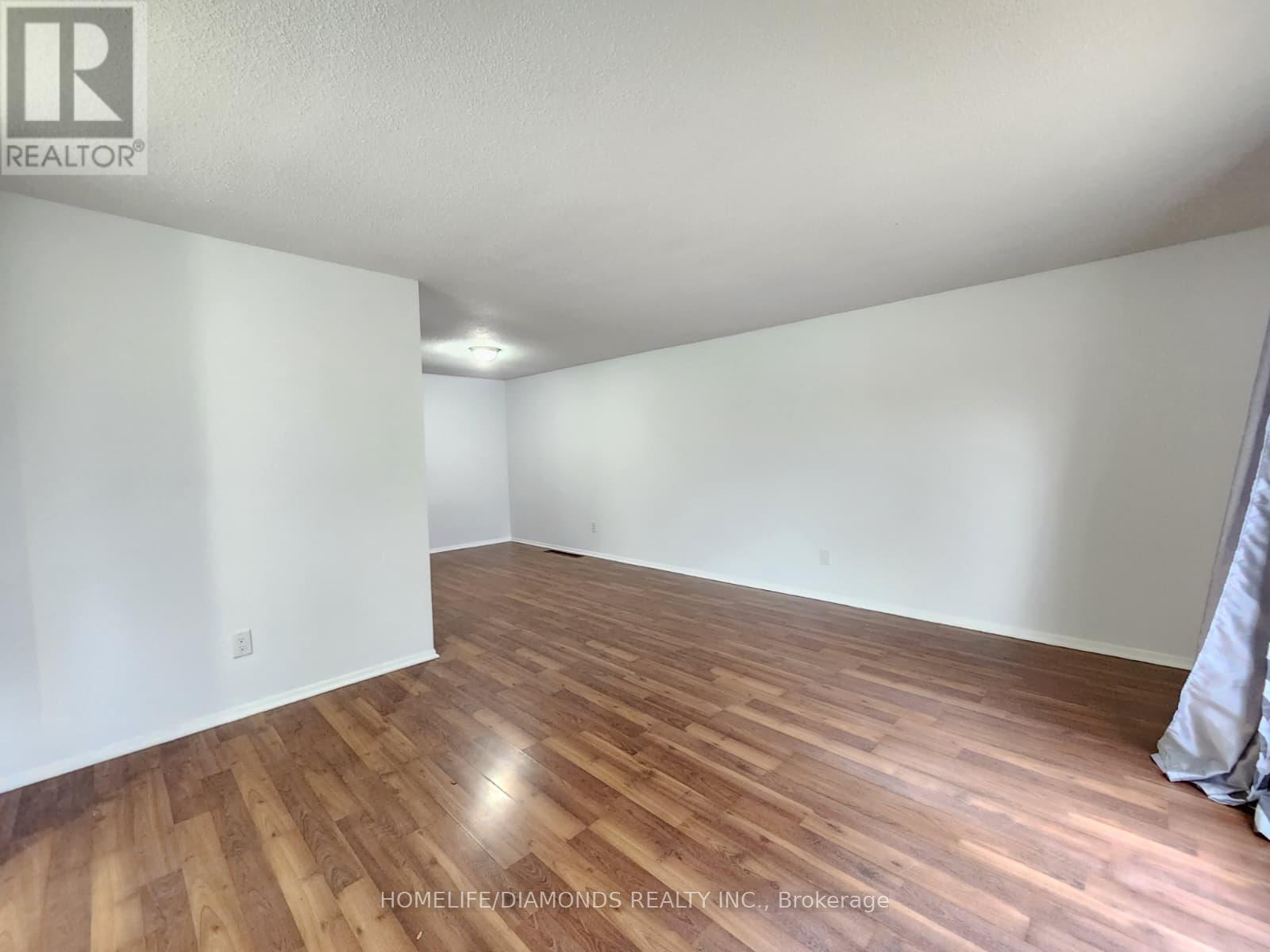 Upper - 5 Calcott Court, Thorold, Ontario L2V 4J9 - Photo 5 - X12548878