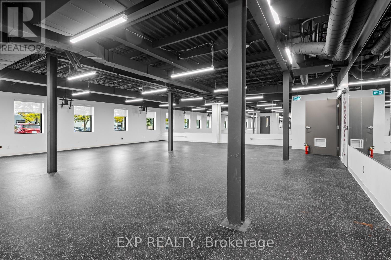 102+202 - 1600 Laperriere Avenue, Ottawa, Ontario K1Z 8P5 - Photo 9 - X12553134