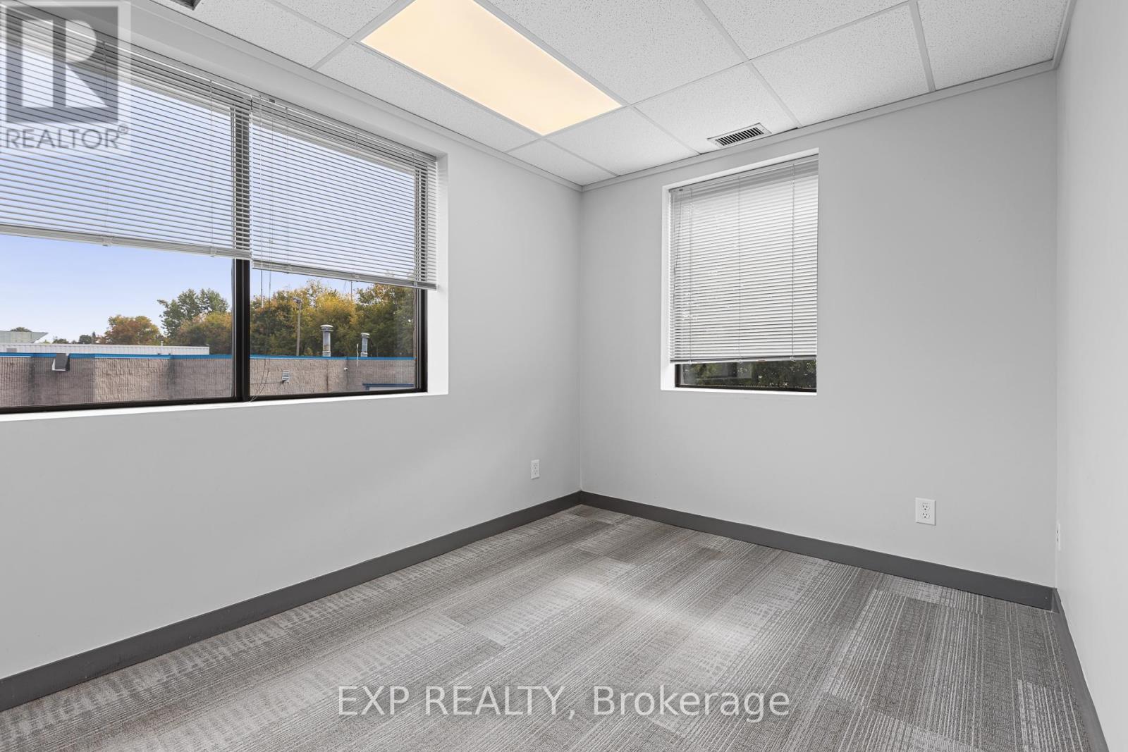 201 - 1600 Laperriere Avenue, Ottawa, Ontario K1Z 8P5 - Photo 6 - X12553144