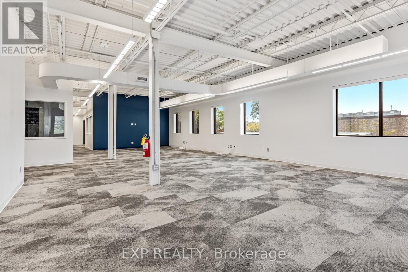 202 - 1600 Laperriere Avenue, Ottawa, Ontario K1Z 8P5 - Photo 10 - X12553148