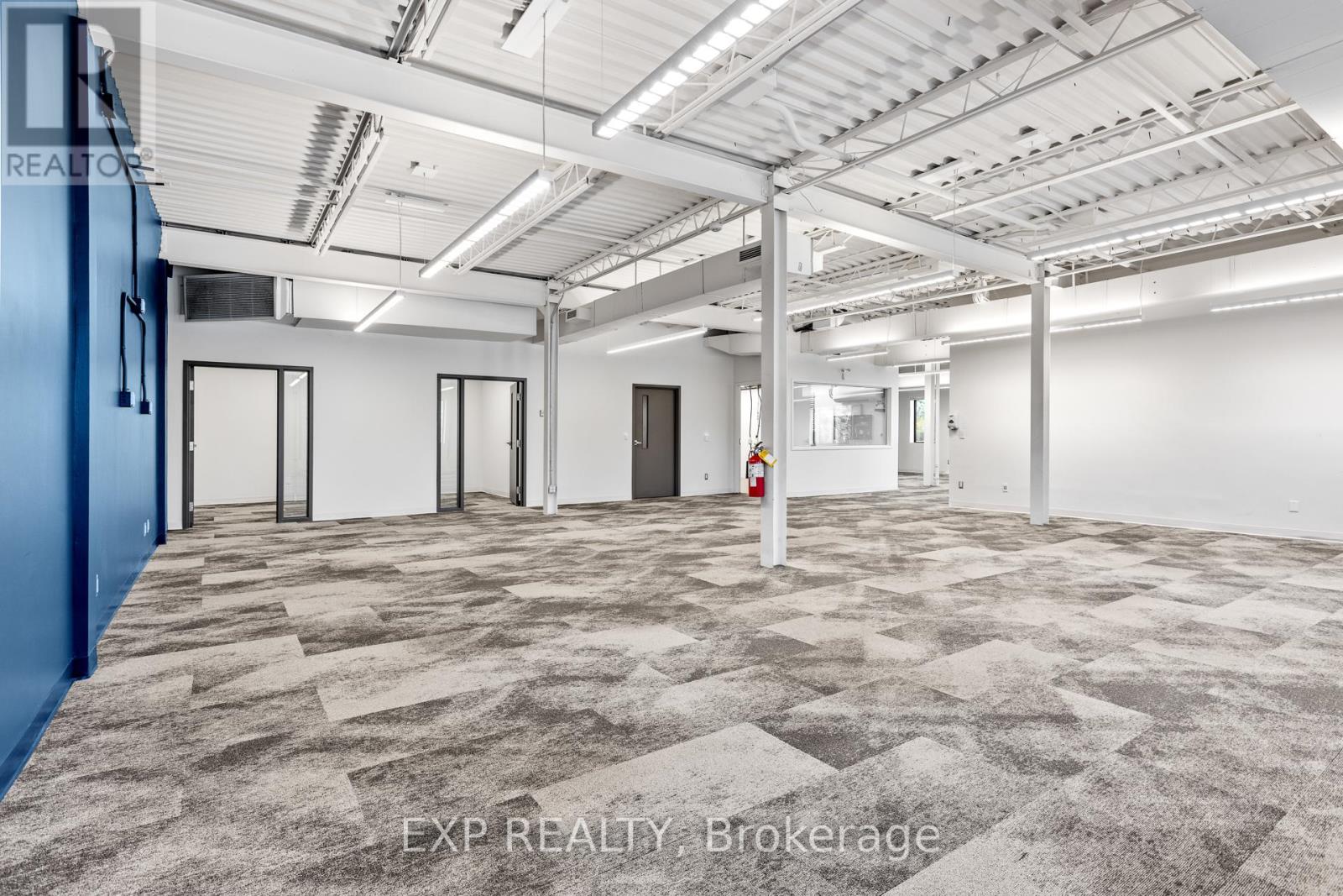 202 - 1600 Laperriere Avenue, Ottawa, Ontario K1Z 8P5 - Photo 12 - X12553148