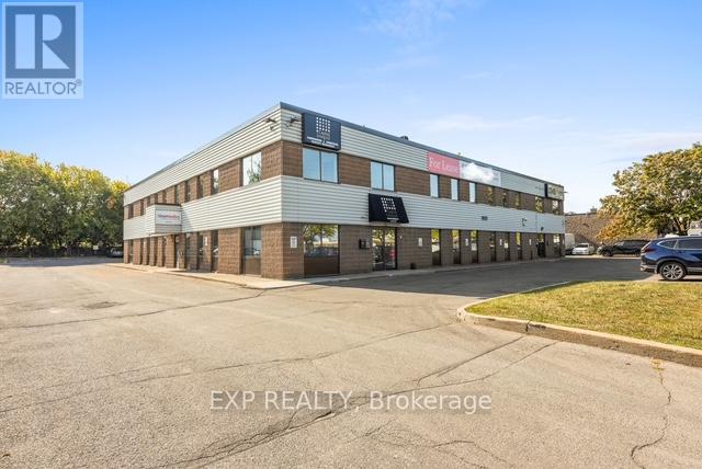 202 - 1600 Laperriere Avenue, Ottawa, Ontario K1Z 8P5 - Photo 3 - X12553148