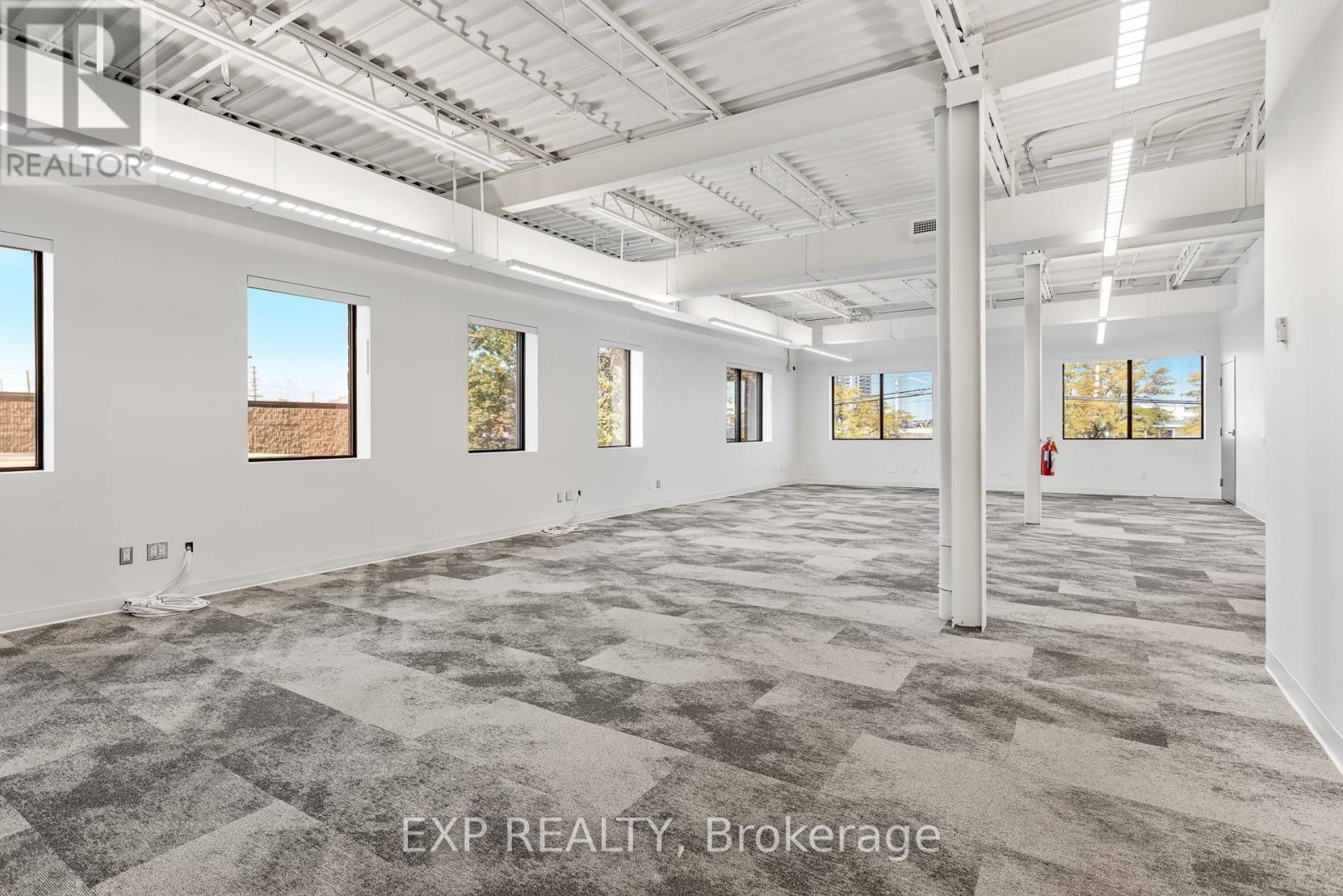 202 - 1600 Laperriere Avenue, Ottawa, Ontario K1Z 8P5 - Photo 9 - X12553148