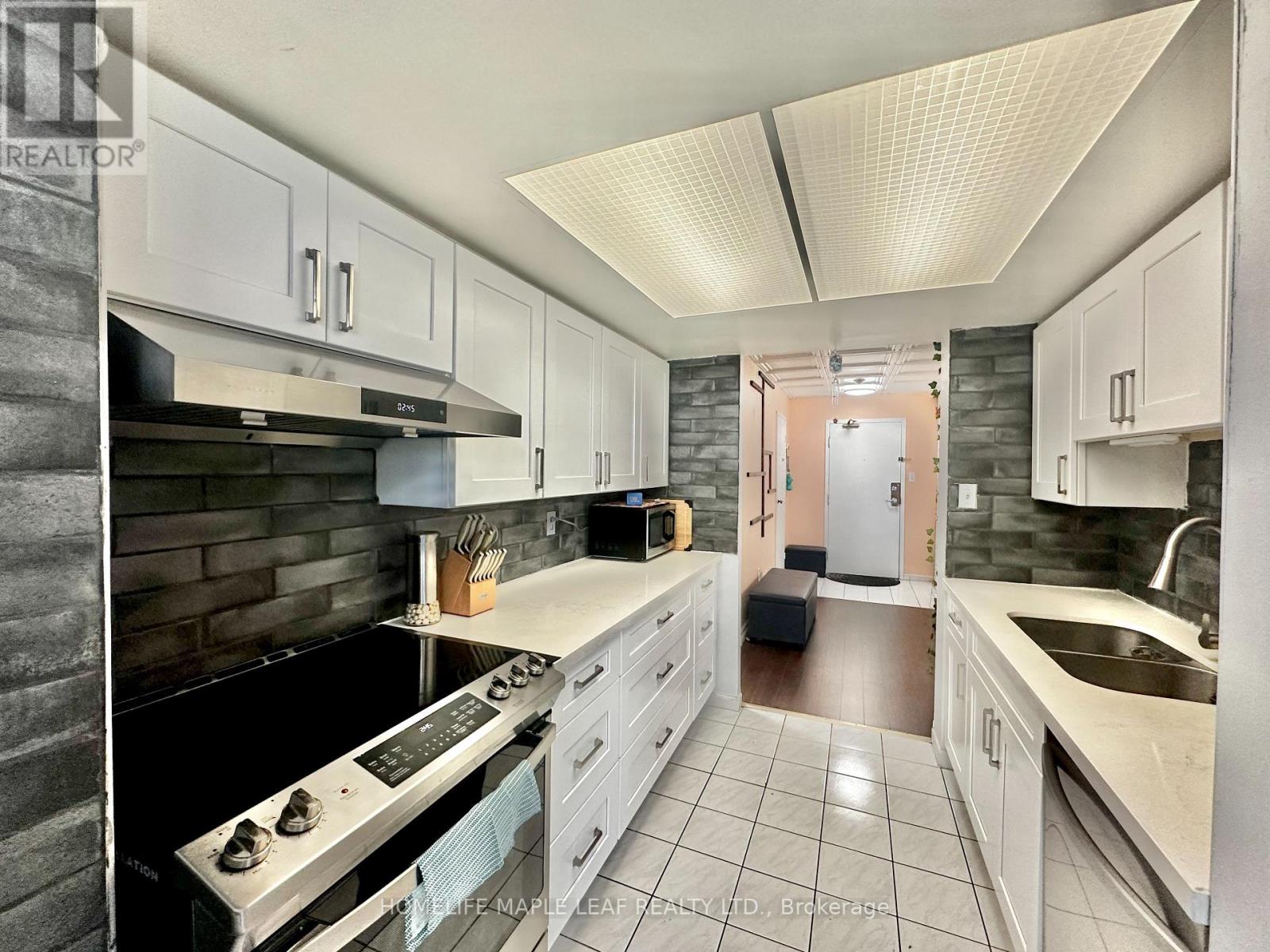 510 - 3 Rowntree Road, Toronto, Ontario  M9V 5G8 - Photo 7 - W12553006