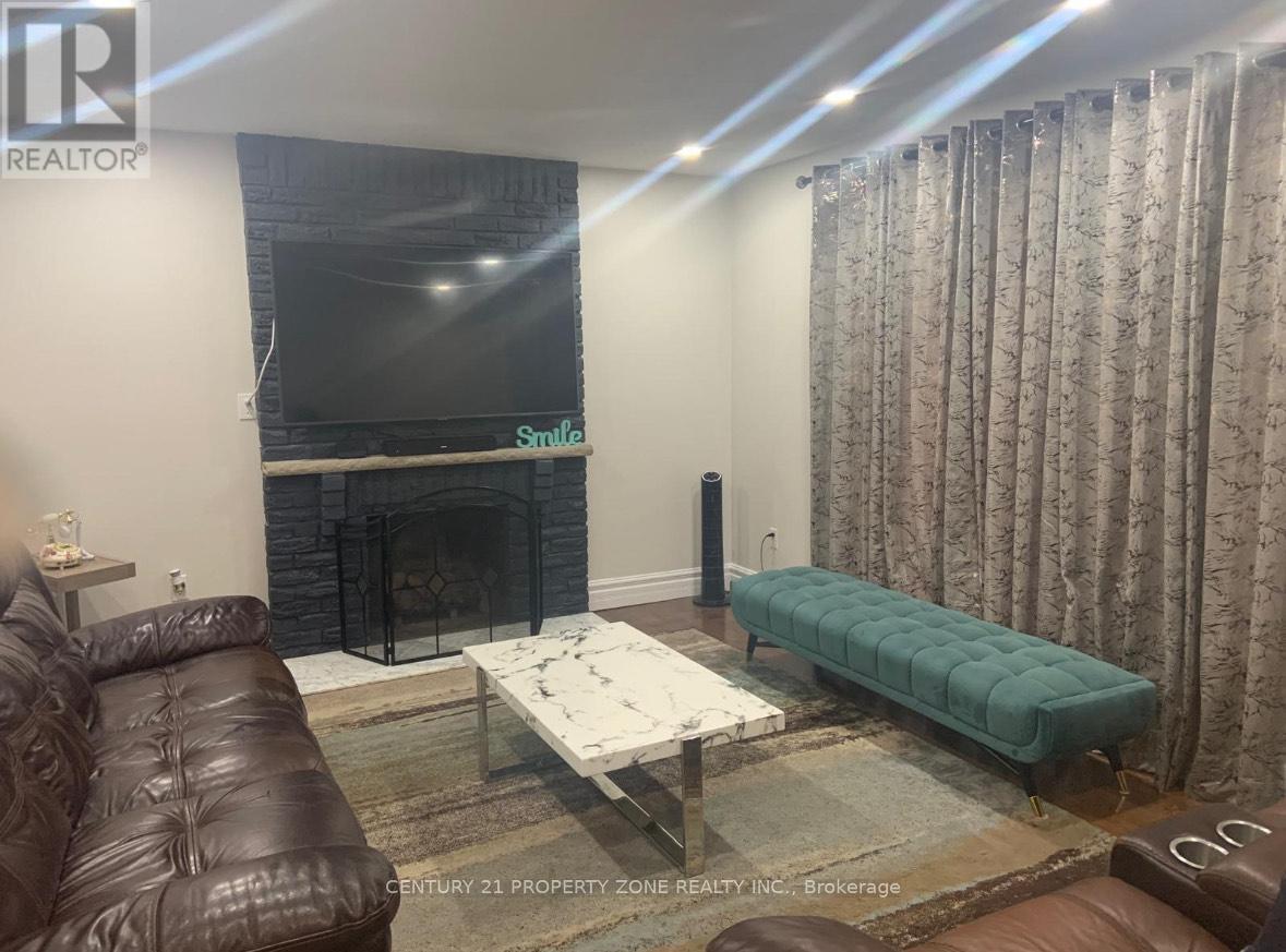 30 Markham Street, Brampton, Ontario  L6S 2X7 - Photo 5 - W12553020