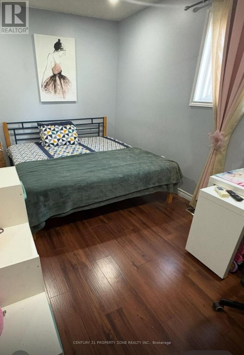 30 Markham Street, Brampton, Ontario  L6S 2X7 - Photo 6 - W12553020