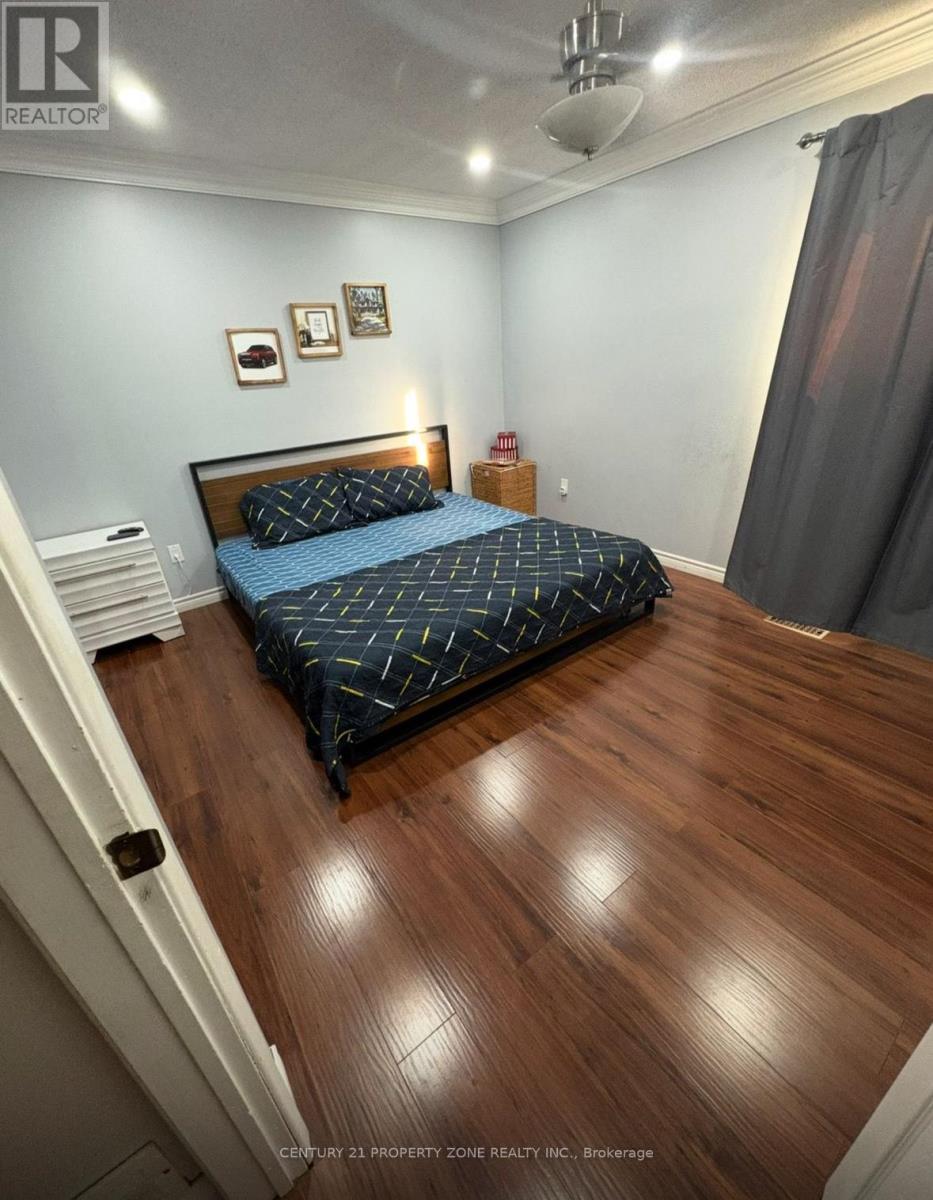 30 Markham Street, Brampton, Ontario  L6S 2X7 - Photo 7 - W12553020