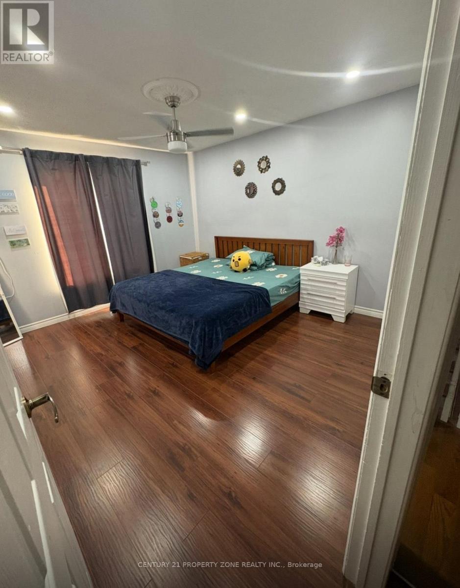 30 Markham Street, Brampton, Ontario  L6S 2X7 - Photo 8 - W12553020