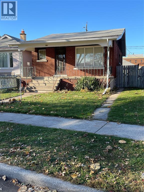 MLS# 25028905: 596 IRVINE, Windsor, Canada