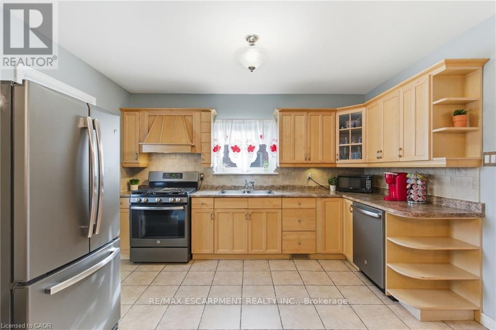 91 East 42nd Street, Hamilton, Ontario  L8T 3A2 - Photo 8 - X12552992