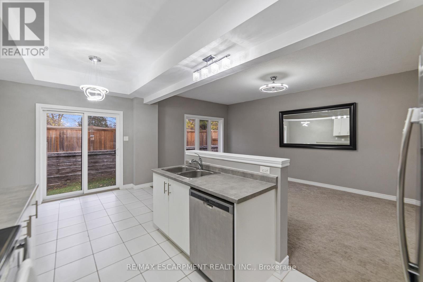 17 Dennis Drive, West Lincoln, Ontario  L0R 2A0 - Photo 15 - X12553022