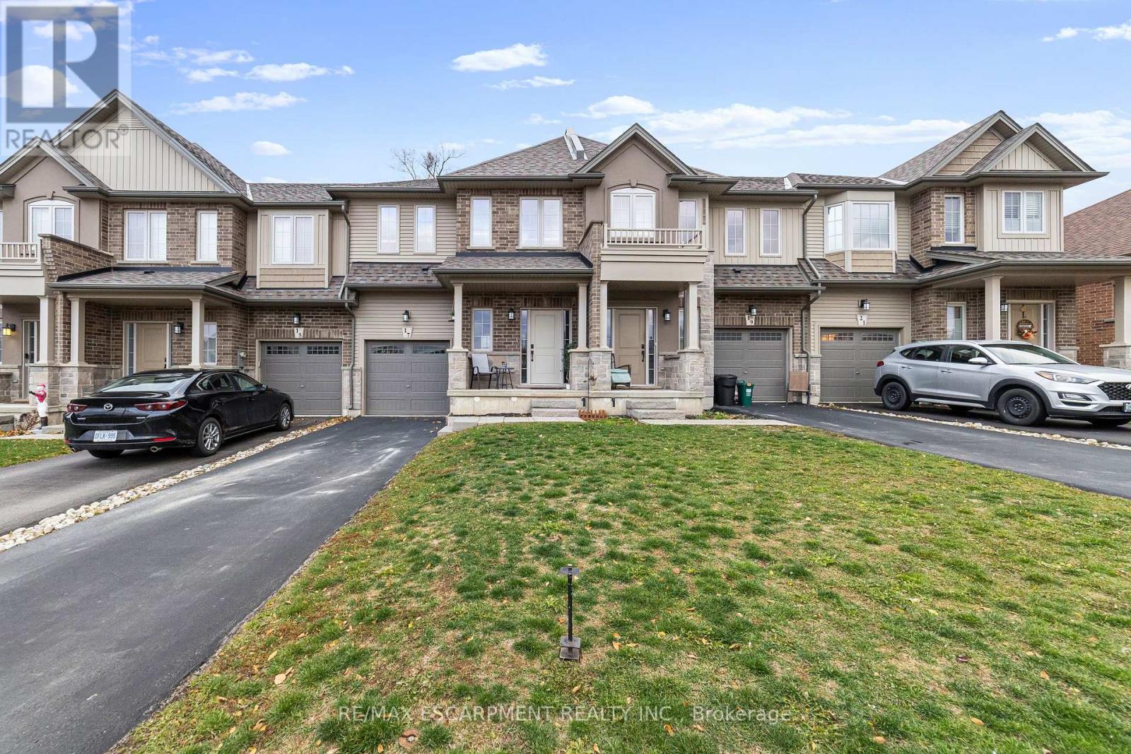 17 Dennis Drive, West Lincoln, Ontario  L0R 2A0 - Photo 2 - X12553022