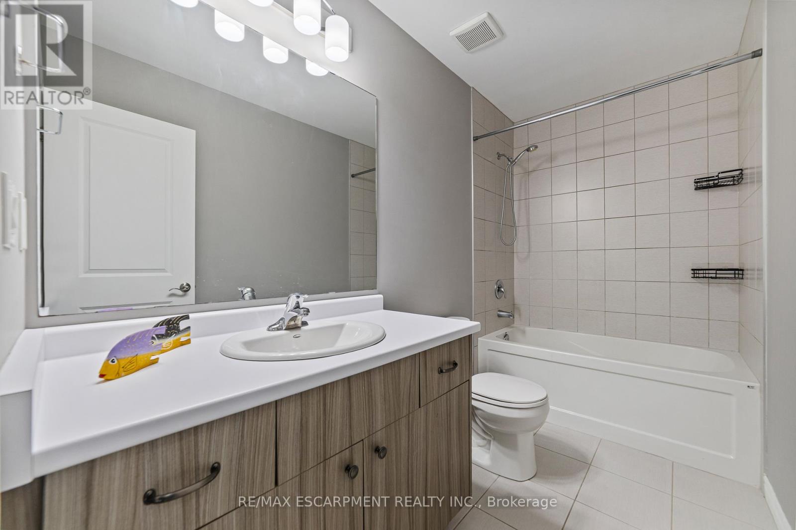 17 Dennis Drive, West Lincoln, Ontario  L0R 2A0 - Photo 25 - X12553022