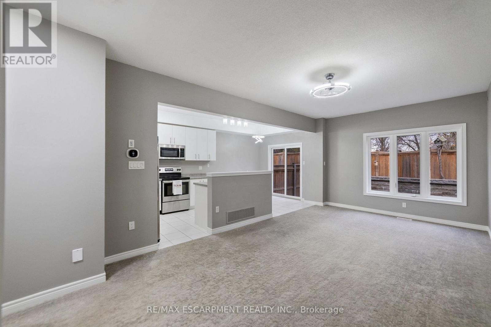 17 Dennis Drive, West Lincoln, Ontario  L0R 2A0 - Photo 9 - X12553022