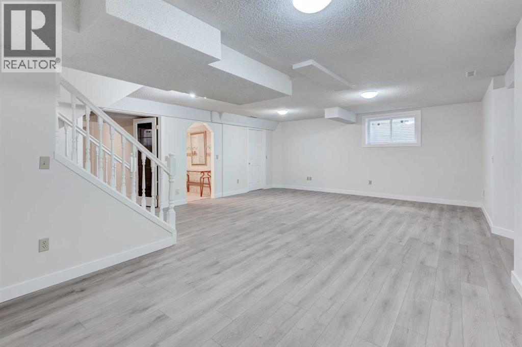 414 Mt Cornwall Circle Se, Calgary, Alberta  T2Z 2J6 - Photo 26 - A2269545