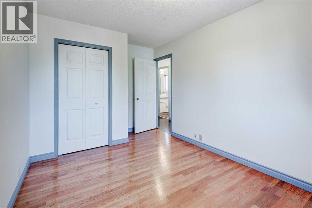 414 Mt Cornwall Circle Se, Calgary, Alberta  T2Z 2J6 - Photo 22 - A2269545