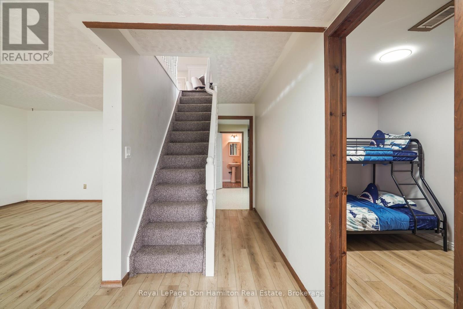 1009 Queen Street, Howick, Ontario  N0G 2X0 - Photo 27 - X12553132