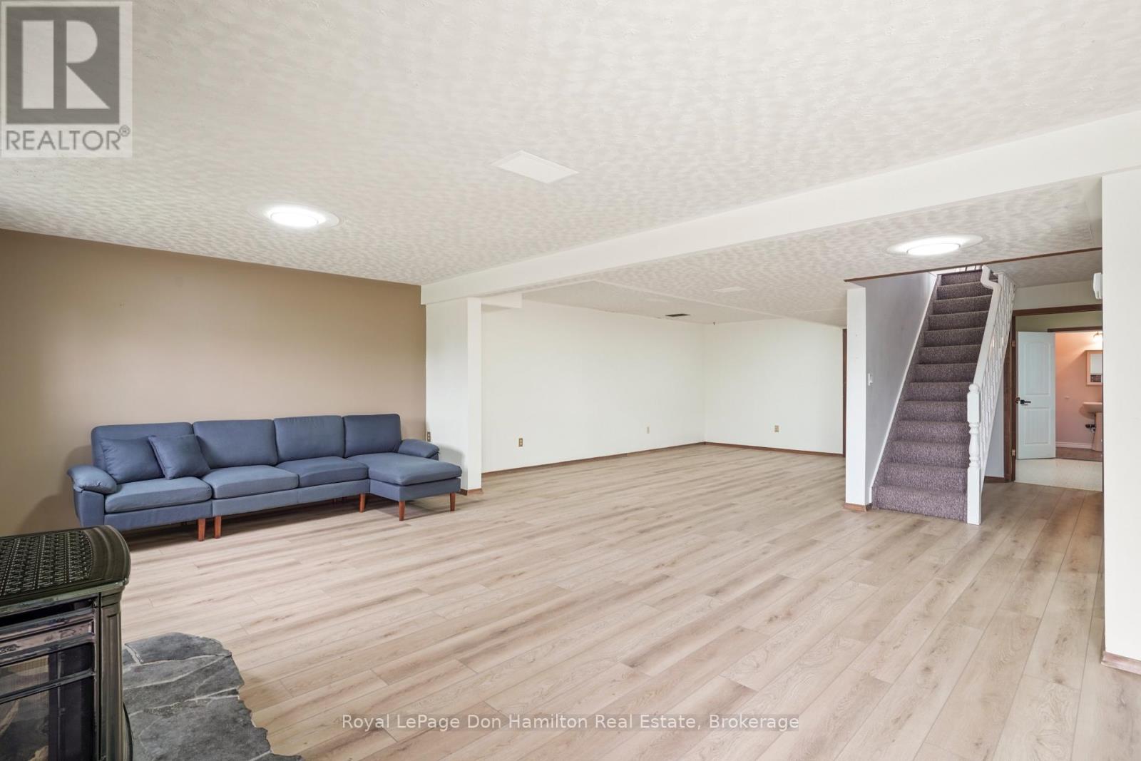 1009 Queen Street, Howick, Ontario  N0G 2X0 - Photo 28 - X12553132