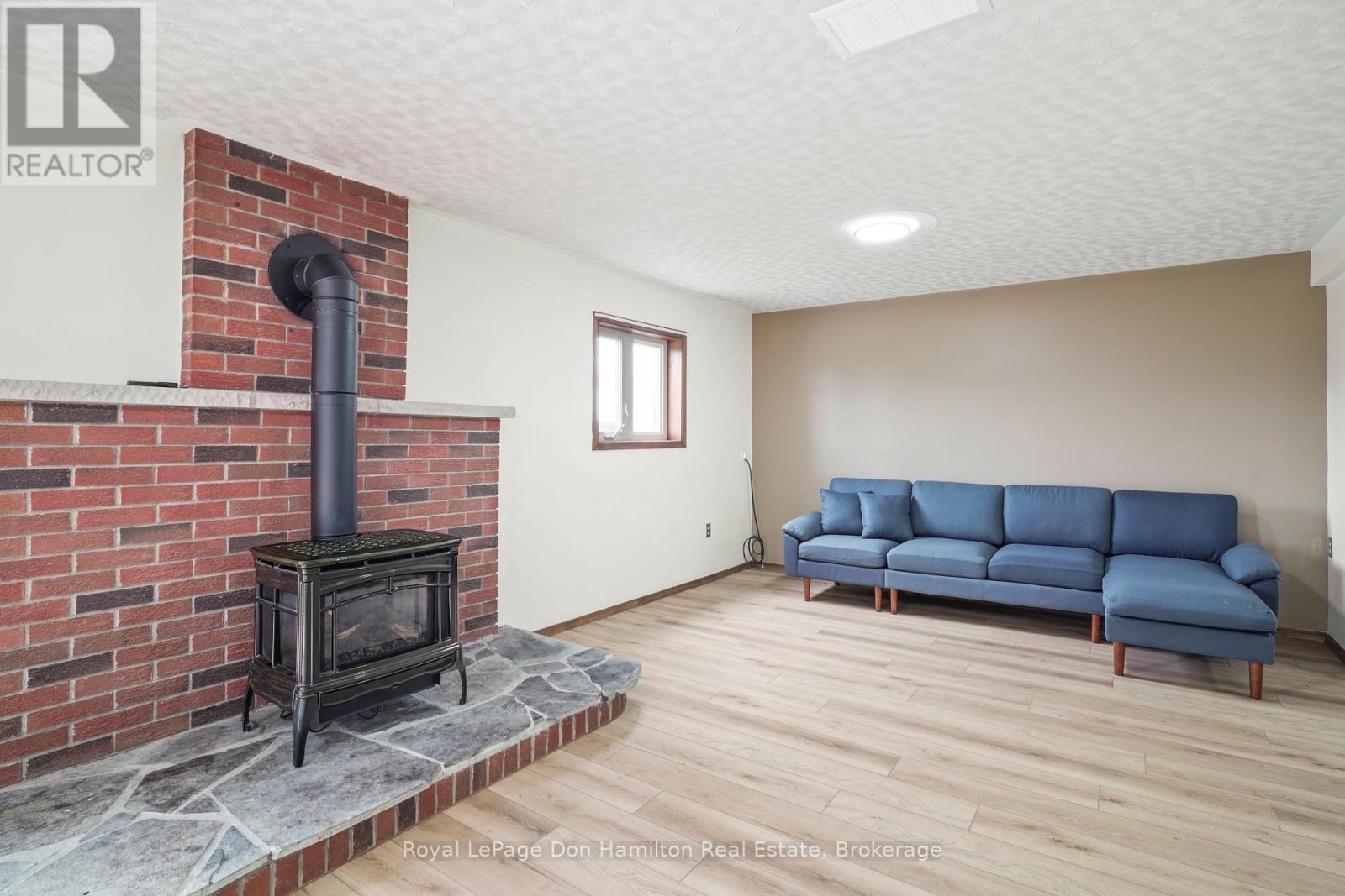 1009 Queen Street, Howick, Ontario  N0G 2X0 - Photo 30 - X12553132