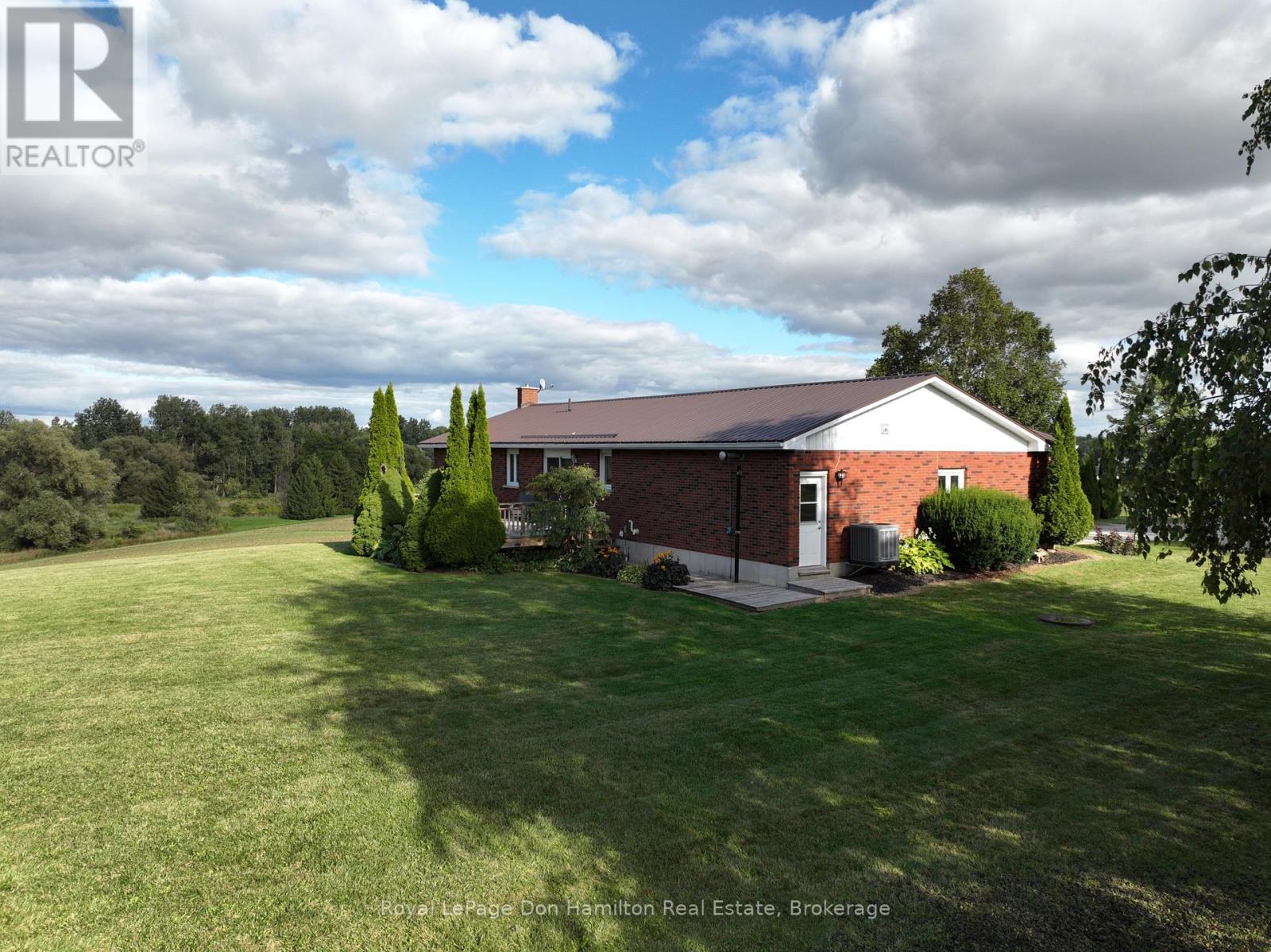 1009 Queen Street, Howick, Ontario  N0G 2X0 - Photo 39 - X12553132