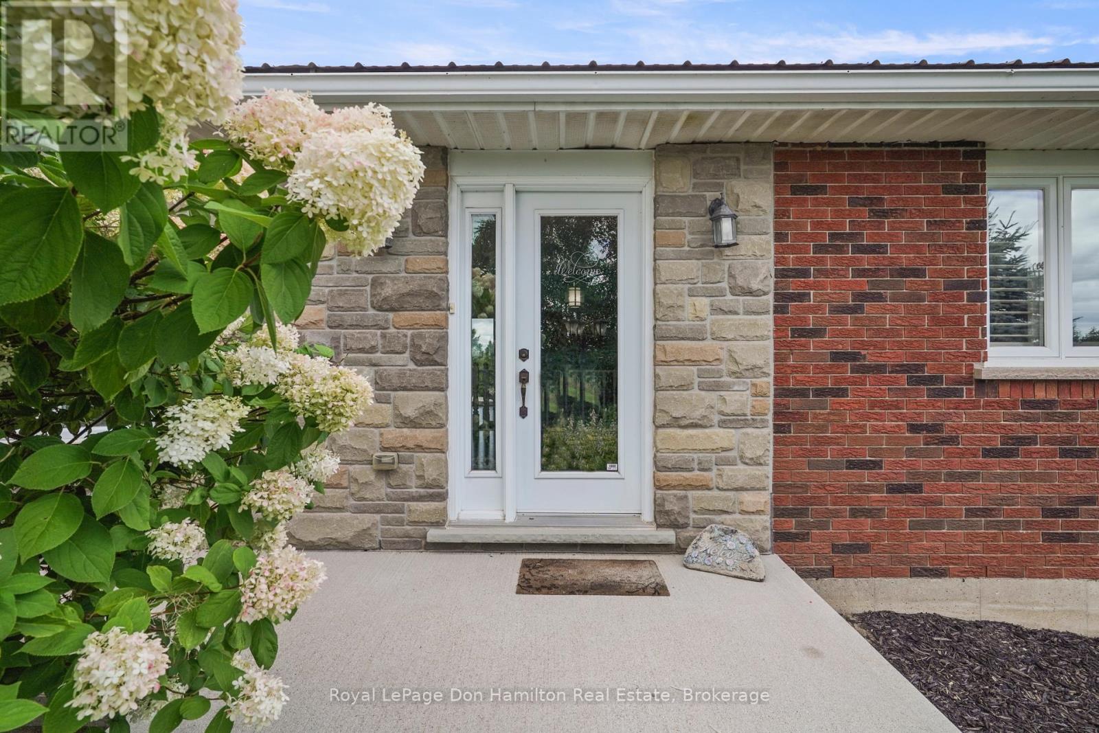 1009 Queen Street, Howick, Ontario  N0G 2X0 - Photo 4 - X12553132