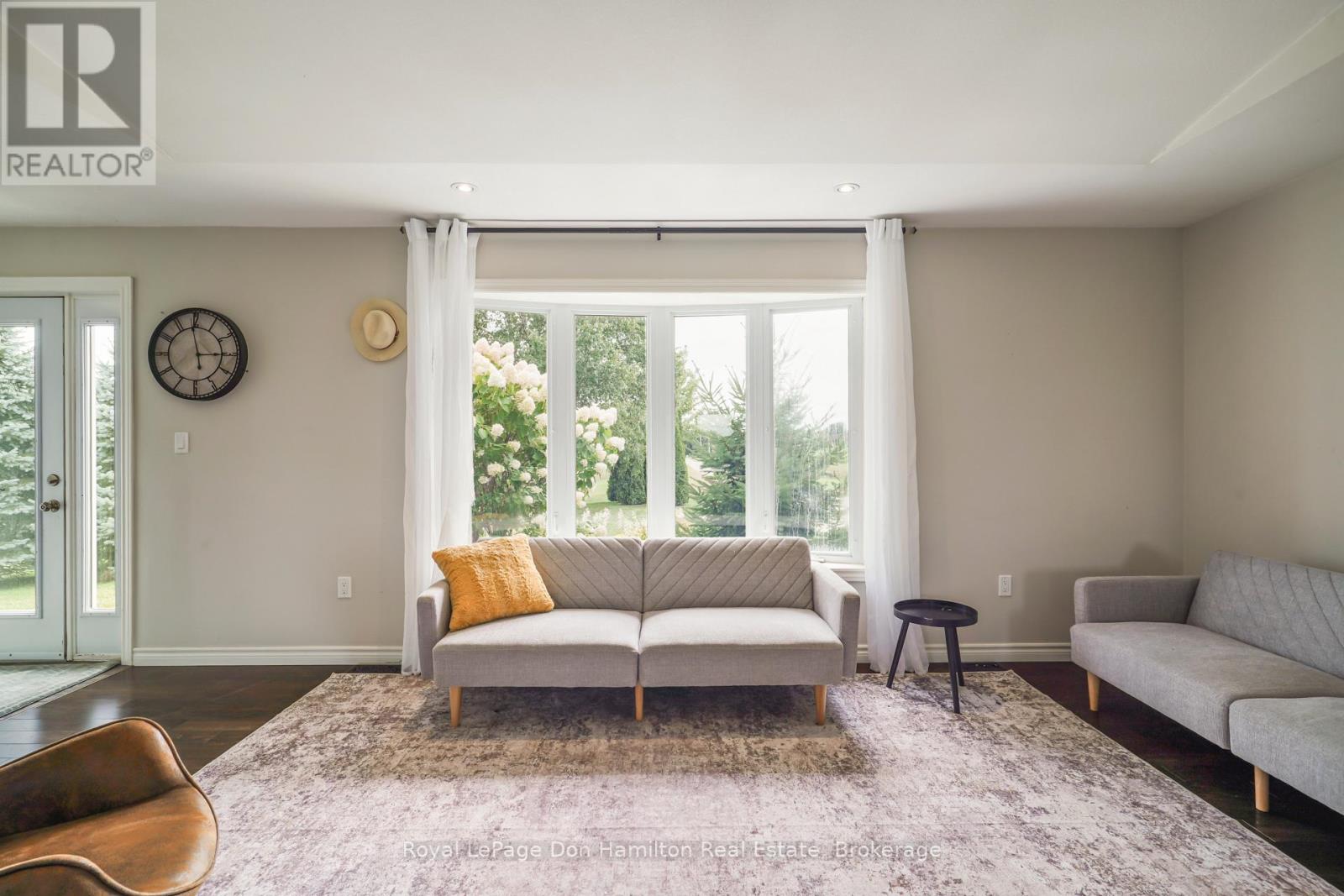 1009 Queen Street, Howick, Ontario  N0G 2X0 - Photo 6 - X12553132