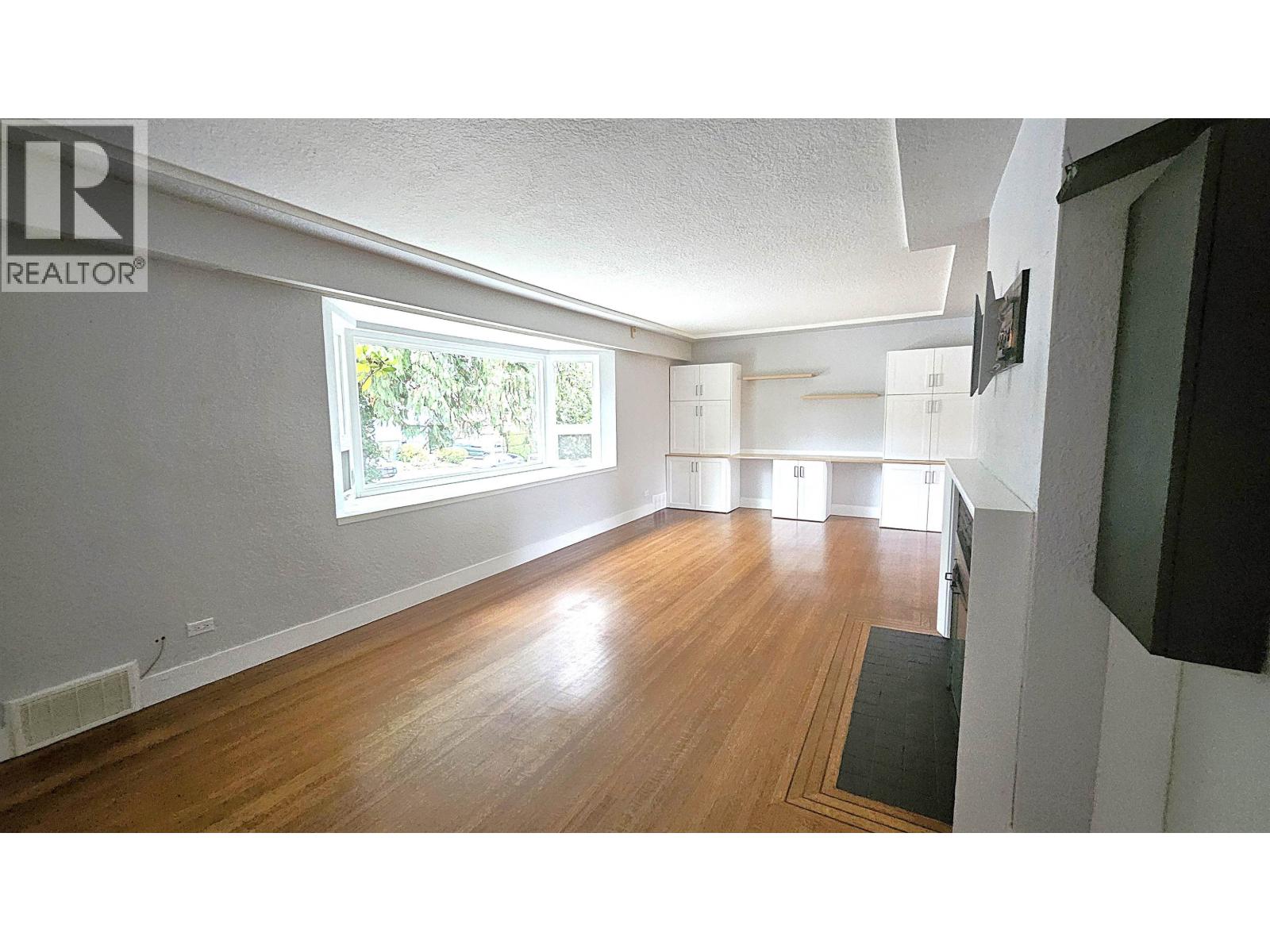 845 Smith Avenue, Coquitlam, British Columbia  V3J 2X4 - Photo 4 - R3056766