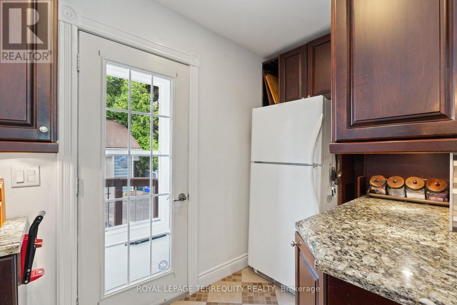 353 Kingsleigh Court, Milton, Ontario  L9T 1X6 - Photo 22 - W12393760