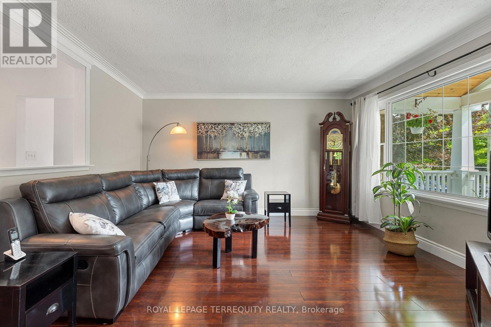 353 Kingsleigh Court, Milton, Ontario  L9T 1X6 - Photo 7 - W12393760