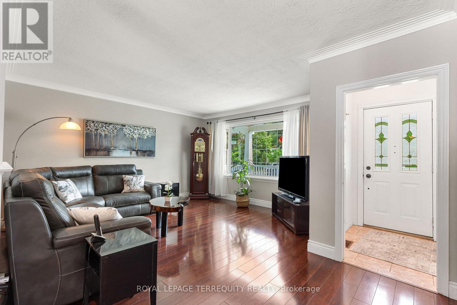 353 Kingsleigh Court, Milton, Ontario  L9T 1X6 - Photo 9 - W12393760