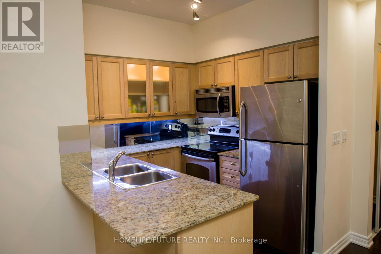 3401 - 761 Bay Street, Toronto, Ontario  M5G 2J8 - Photo 2 - C12553064