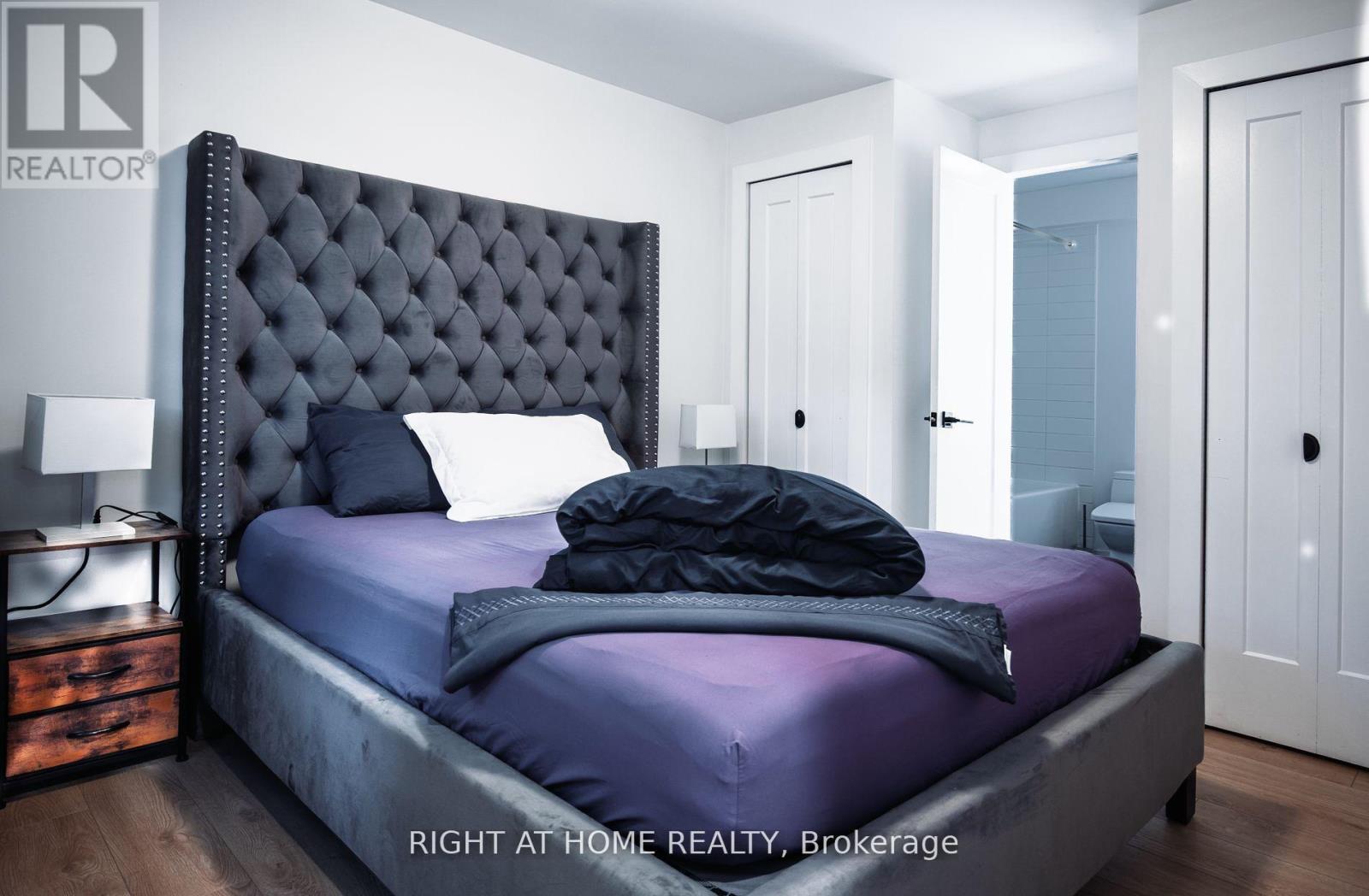 Upper - 377 Lansdowne Avenue, Toronto, Ontario  M6H 3Y2 - Photo 11 - C12553070