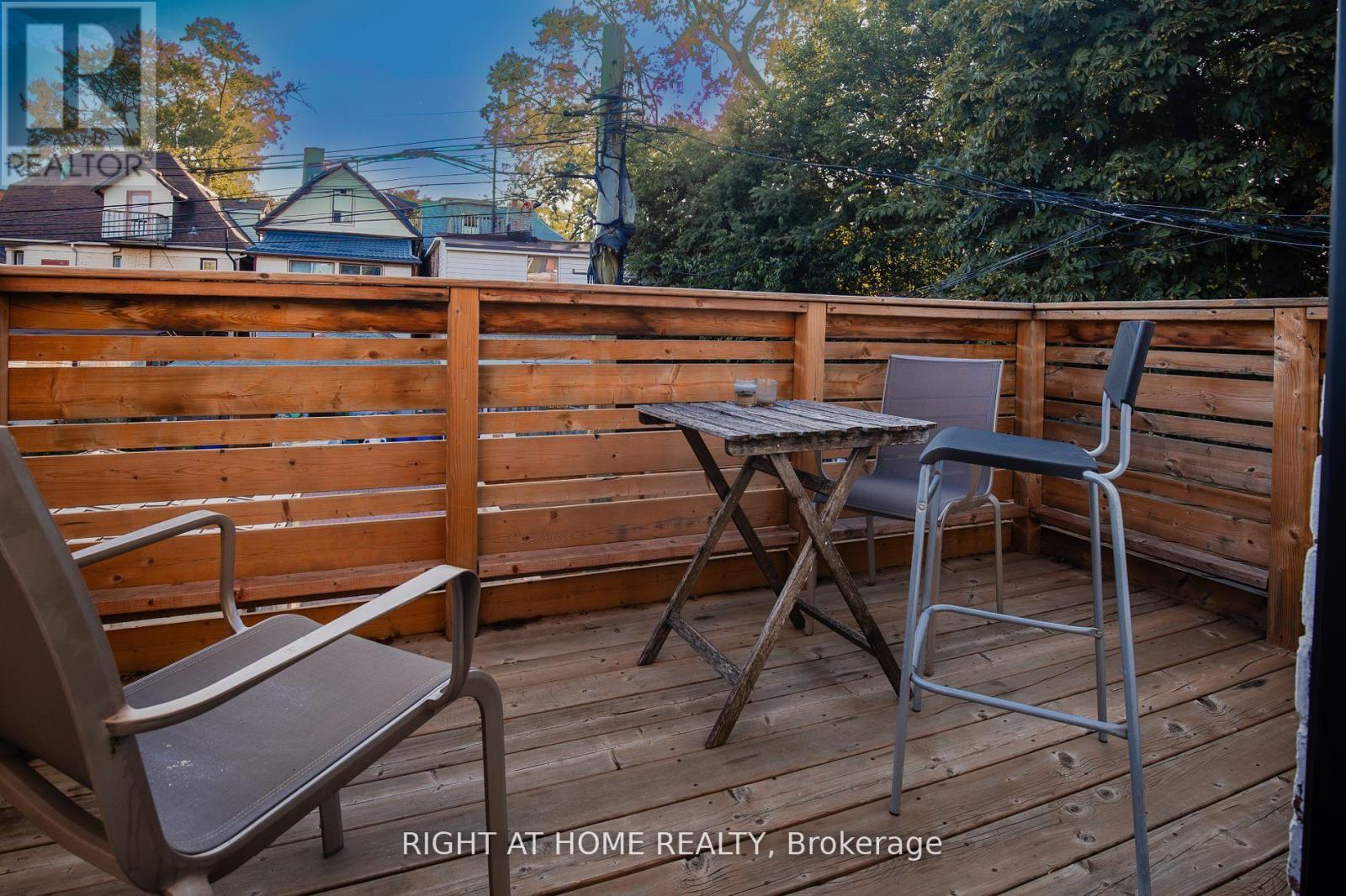 Upper - 377 Lansdowne Avenue, Toronto, Ontario  M6H 3Y2 - Photo 12 - C12553070