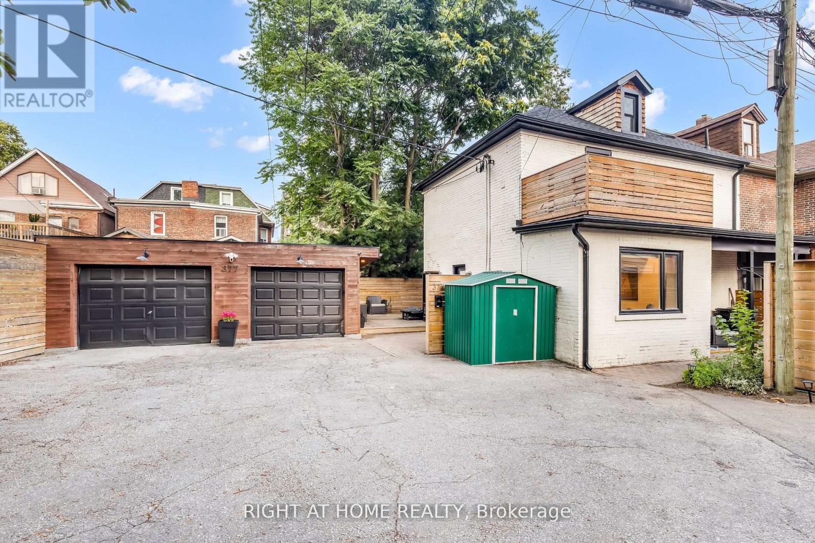 Upper - 377 Lansdowne Avenue, Toronto, Ontario  M6H 3Y2 - Photo 2 - C12553070