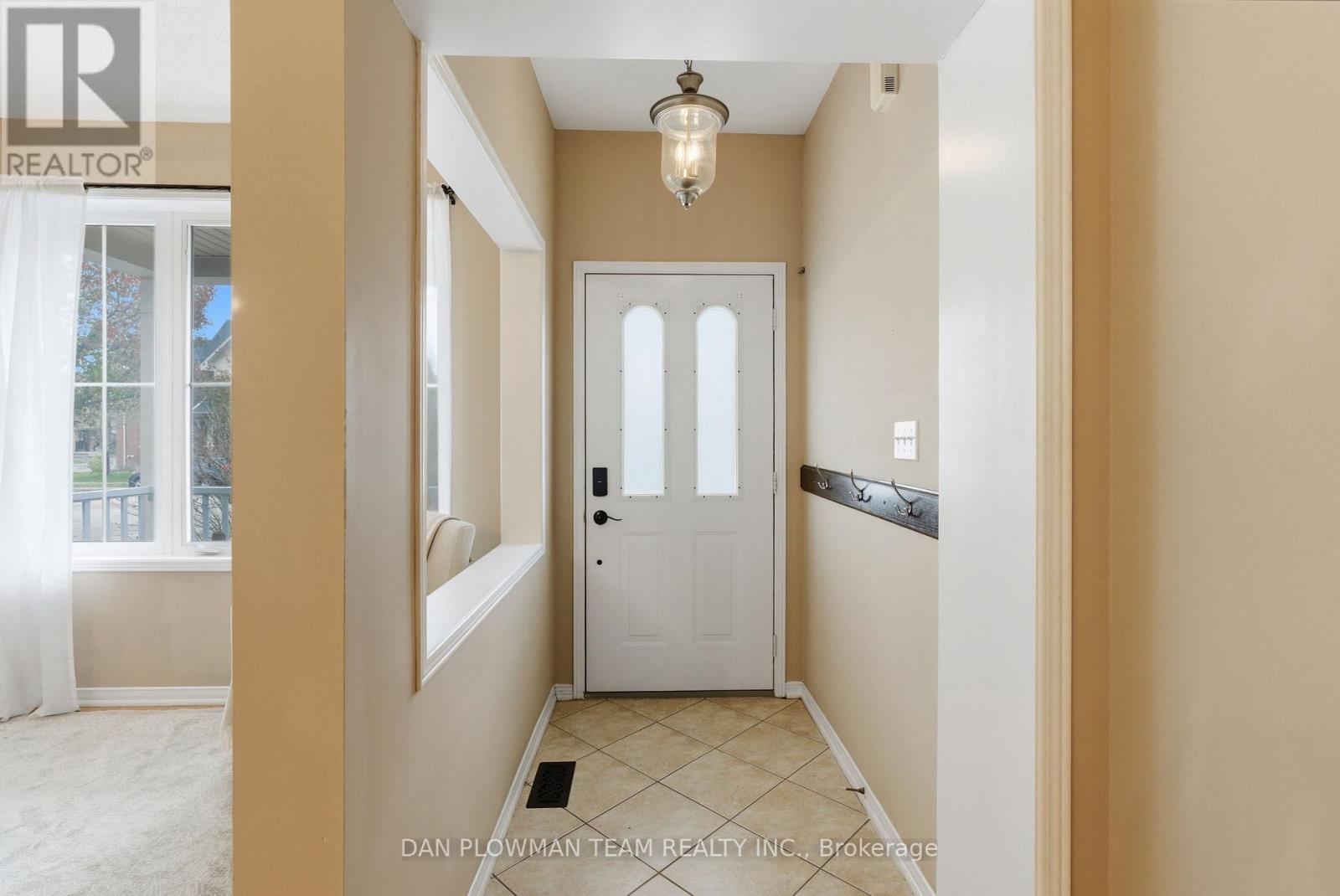 4 Boyd Crescent, Ajax, Ontario  L1Z 1Y2 - Photo 3 - E12553050