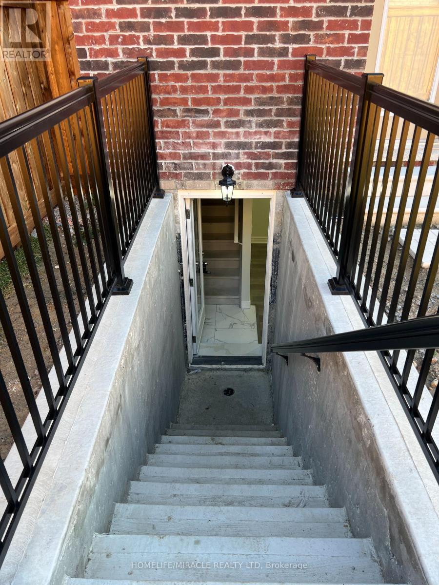 1430 Stillmeadow Lane, Pickering, Ontario  L1T 0N5 - Photo 2 - E12553066