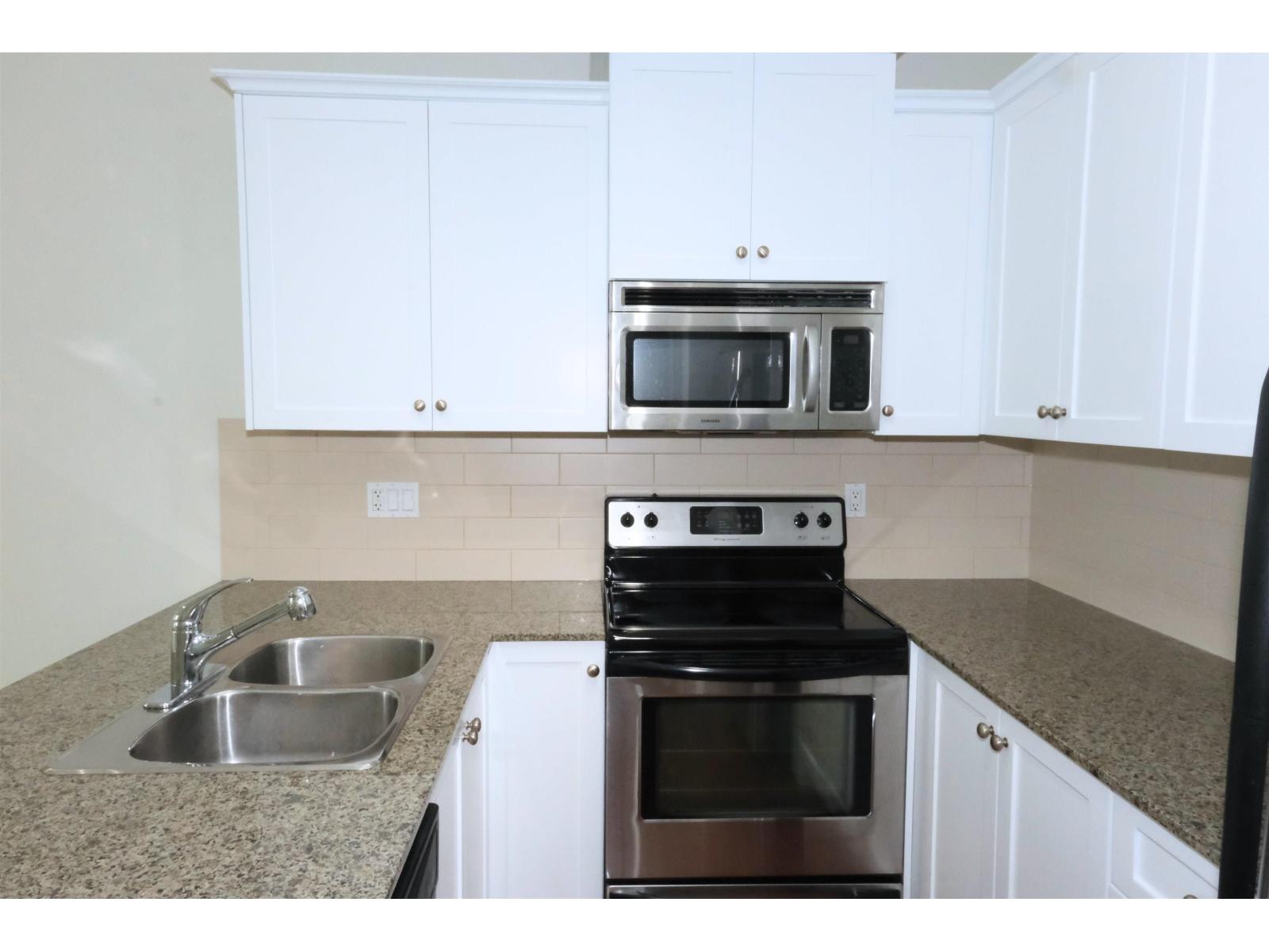 409 17712 57a Avenue, Surrey, British Columbia  V3S 1J1 - Photo 6 - R3067935