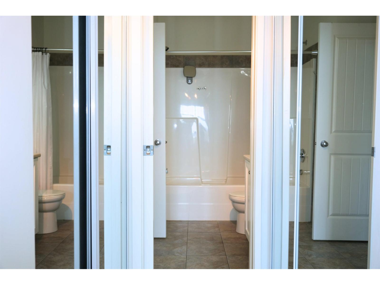 409 17712 57a Avenue, Surrey, British Columbia  V3S 1J1 - Photo 25 - R3067935