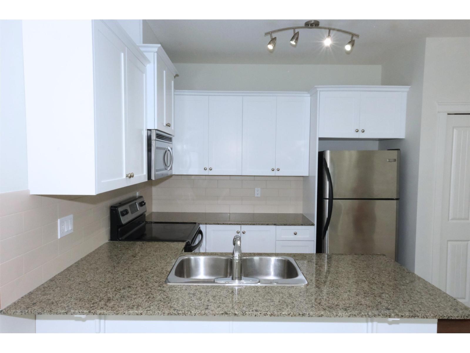 409 17712 57a Avenue, Surrey, British Columbia  V3S 1J1 - Photo 9 - R3067935