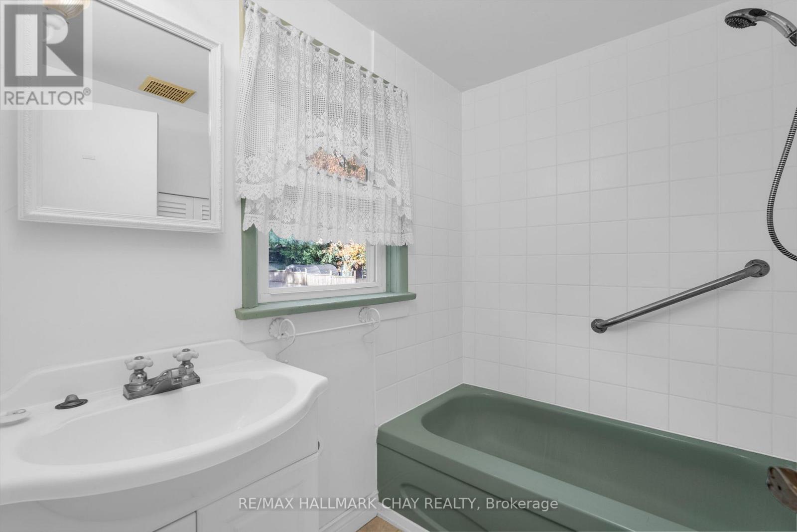 2344 11 Highway S, Oro-Medonte, Ontario  L0L 2L0 - Photo 15 - S12553034