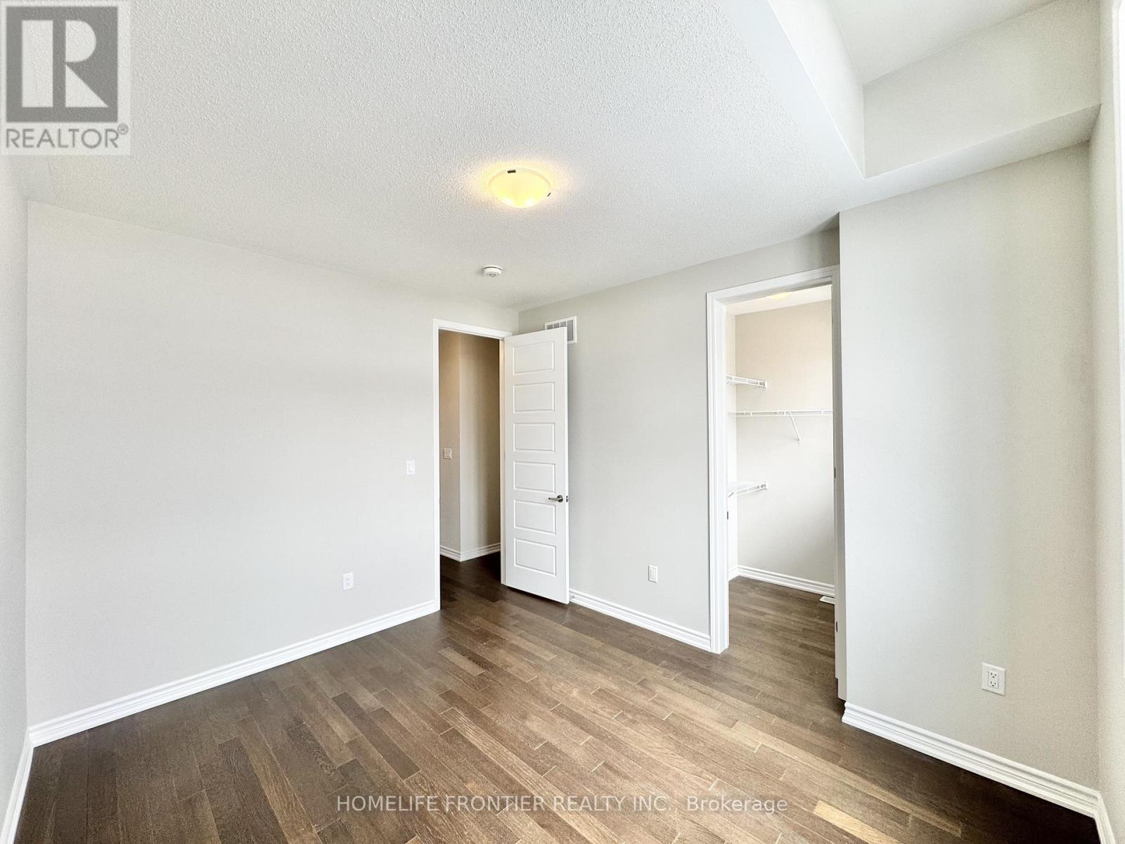 48 Gretzky Avenue, Barrie, Ontario  L9J 0B7 - Photo 12 - S12553048