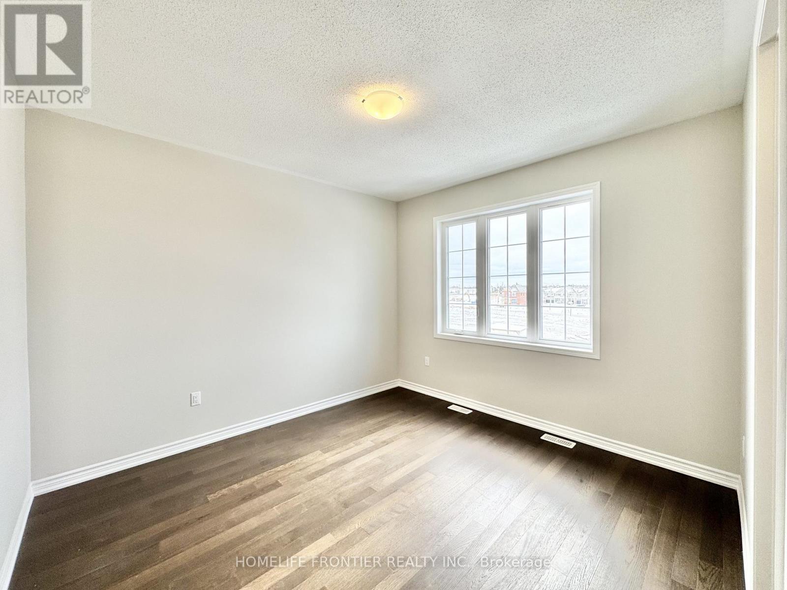 48 Gretzky Avenue, Barrie, Ontario  L9J 0B7 - Photo 14 - S12553048