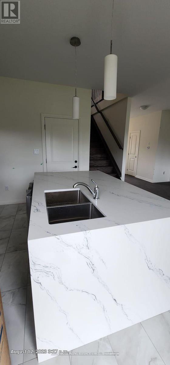 44 Lahey Crescent, Penetanguishene, Ontario  L9M 0W1 - Photo 6 - S12553100