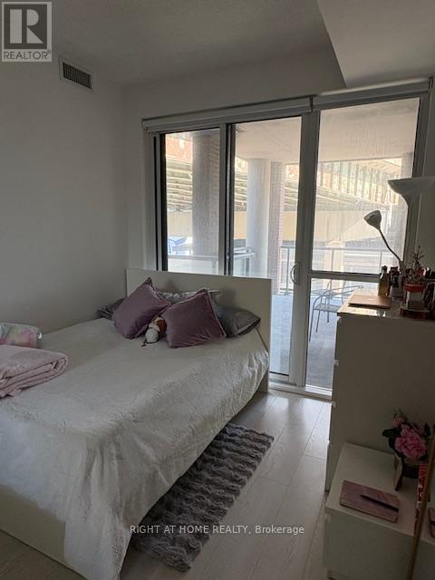 305 - 20 Bruyeres Mews, Toronto, Ontario  M5V 0G8 - Photo 9 - C12450714