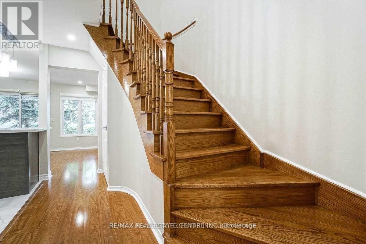 92 - 833 Scollard Court, Mississauga, Ontario  L5V 2B4 - Photo 14 - W12553042