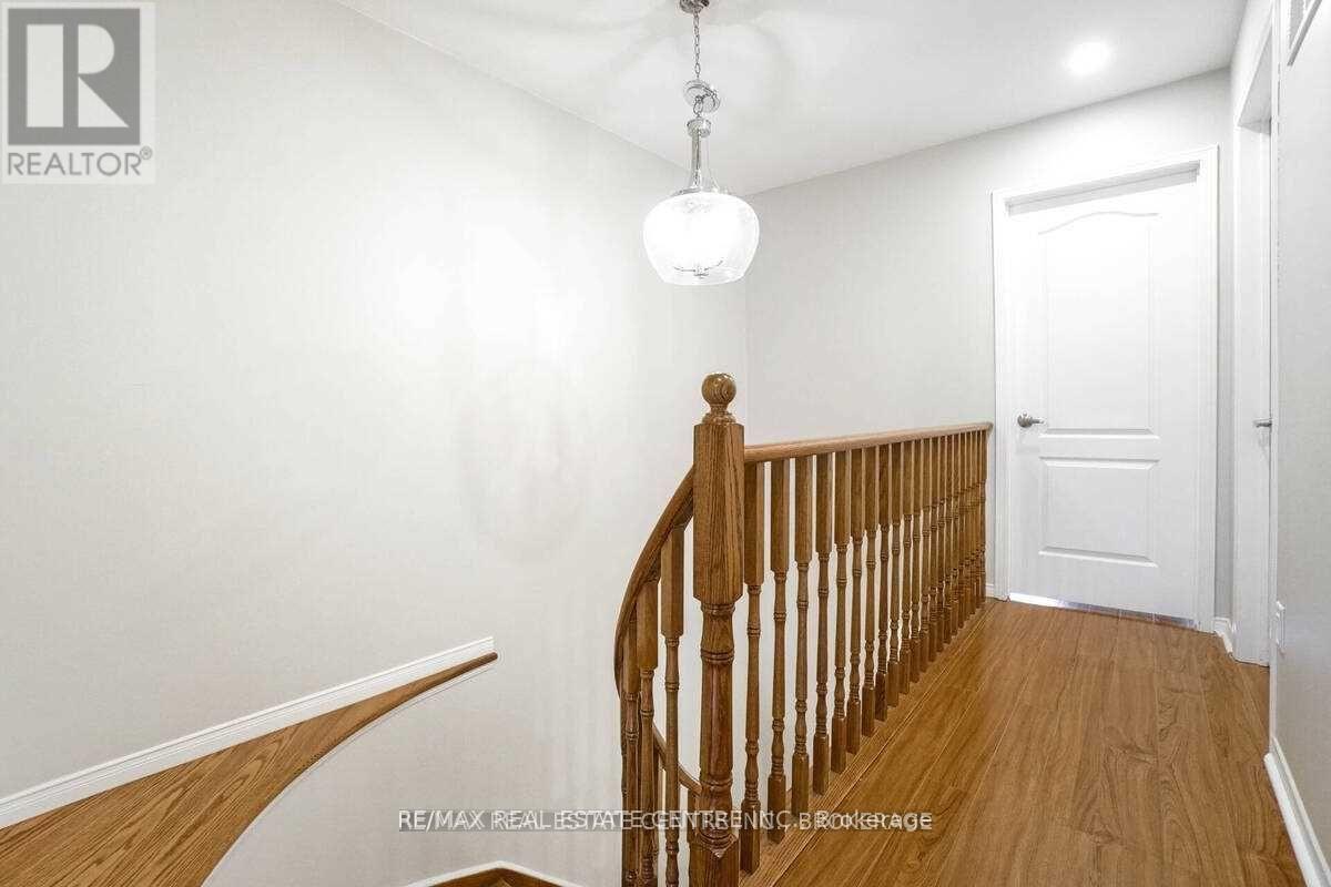 92 - 833 Scollard Court, Mississauga, Ontario  L5V 2B4 - Photo 17 - W12553042